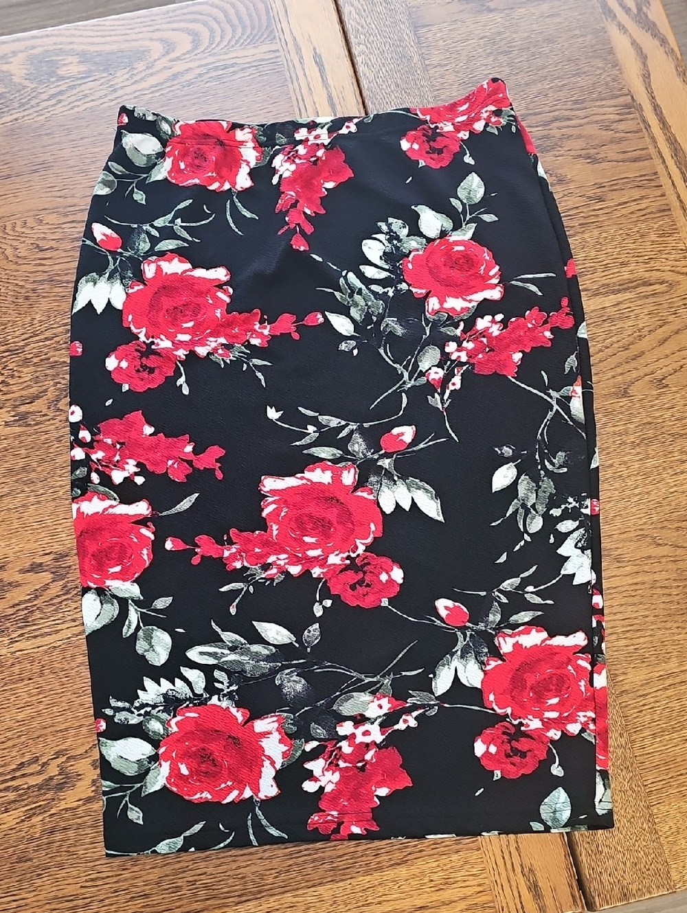 SHEIN Black Pencil Skirt with Red Rose Print